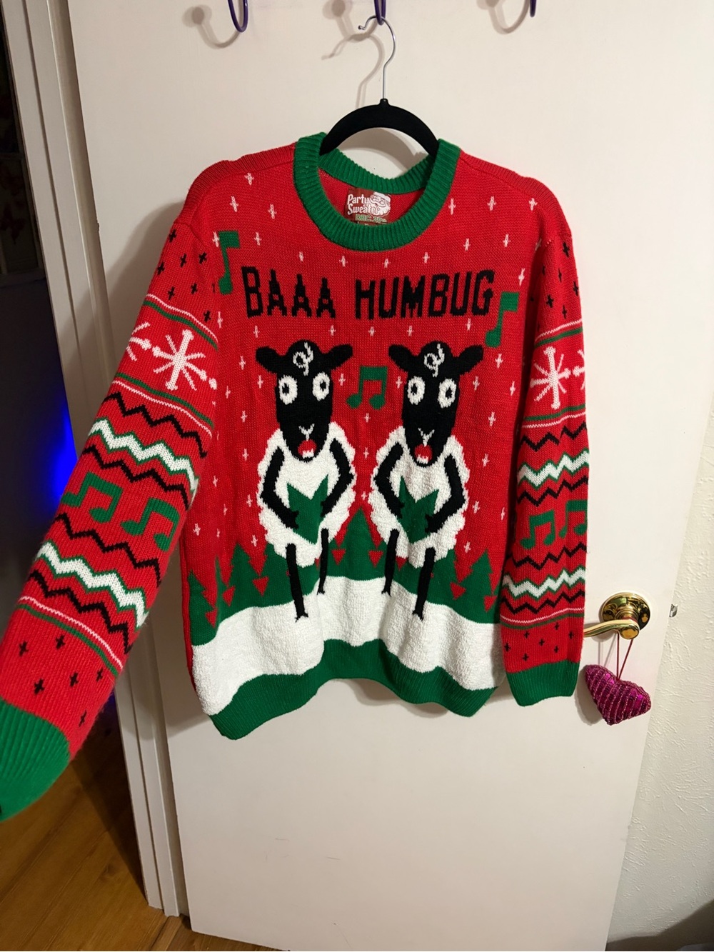 💜 XL Party Sweater Red & Green Holiday Sweater with Black Sheep Baaa Humbug